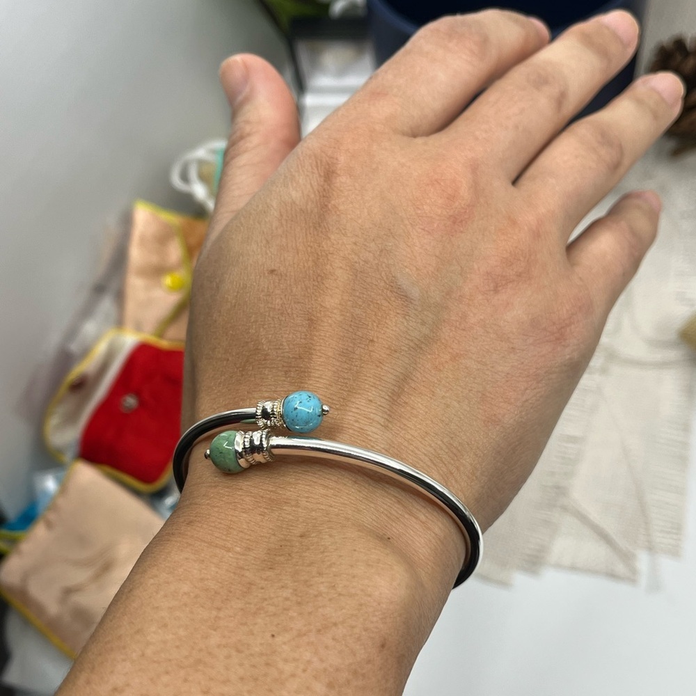 Vintage 925 Sterling Silver Front-Open Torque Bracelet - Turquoise - Picture 4 of 17